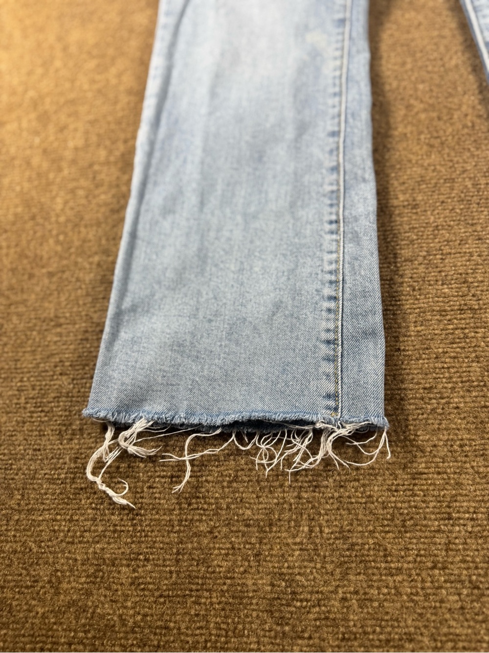 Universal Thread Light Blue Denim Cropped Ankle Bootcut Raw Hem Jeans Size 27 4 - Picture 5 of 13